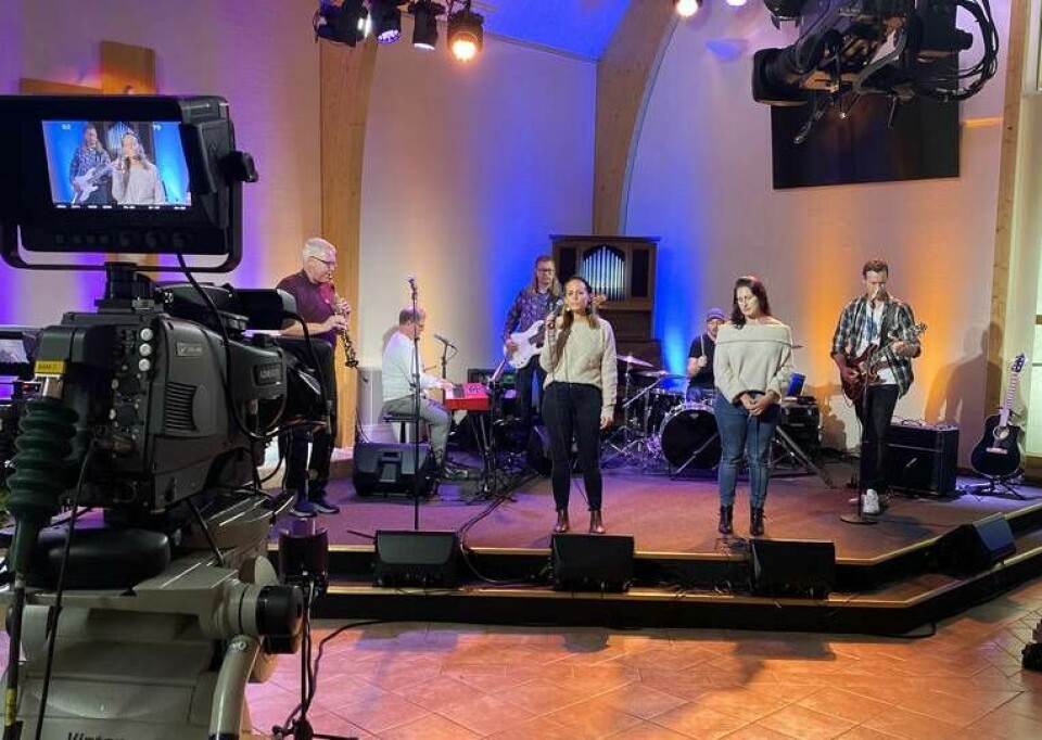 Efter tv-gudstjänsterna som sänts på SVT har många nya hittat till församlingen – både digitalt och fysiskt. Foto: Privat
