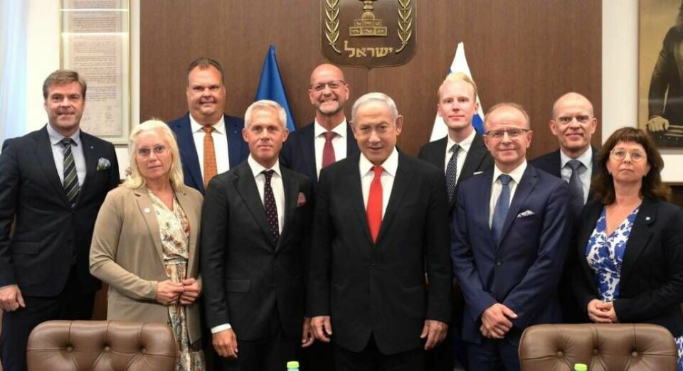 Mötet mellan de tio riksdagsledamöterna från Sverige och Israels premiärminister Benjamin Netanyahu (mitten) förra veckan var historiskt. Det menar ledarskribenten apropå den islossning som nu sker mellan de båda länderna. Foto: Israel Government Press Office