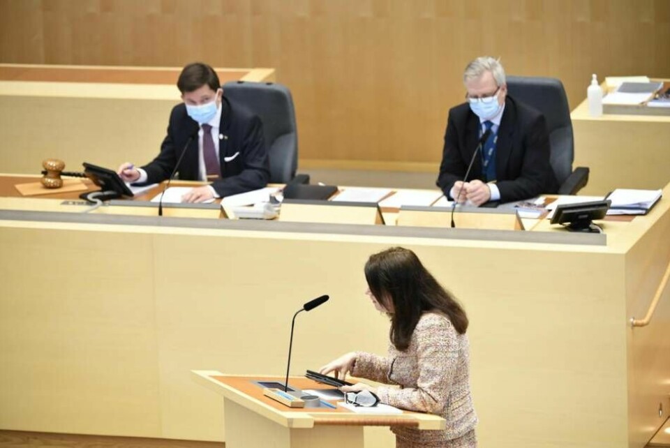 Utrikesminister Ann Linde (S) valde att inte svara på Lars Adaktussons (KD) fråga under utrikespolitiska debatten.