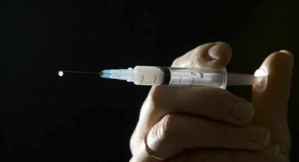 En belgisk kvinna som begärt dödshjälp kvävdes till döds med hjälp av en kudde när injektionen som skulle döda henne inte fungerade.