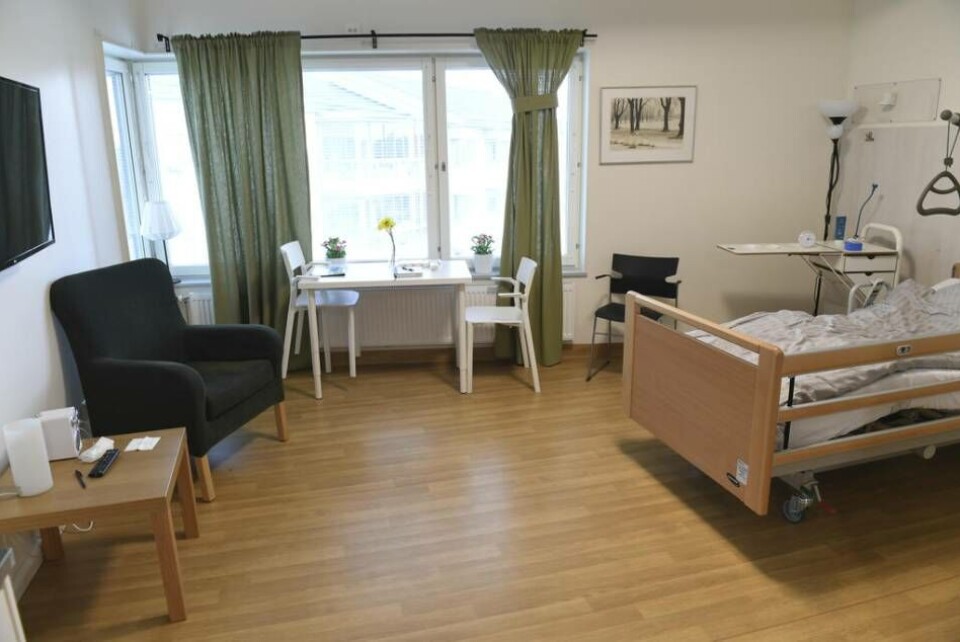 Många äldre coronasjuka har varken fått syrgas, dropp eller sjukhusvård, visar anmälningar till Ivo. Många äldre coronasjuka har varken fått syrgas, dropp eller sjukhusvård, visar anmälningar till Ivo.