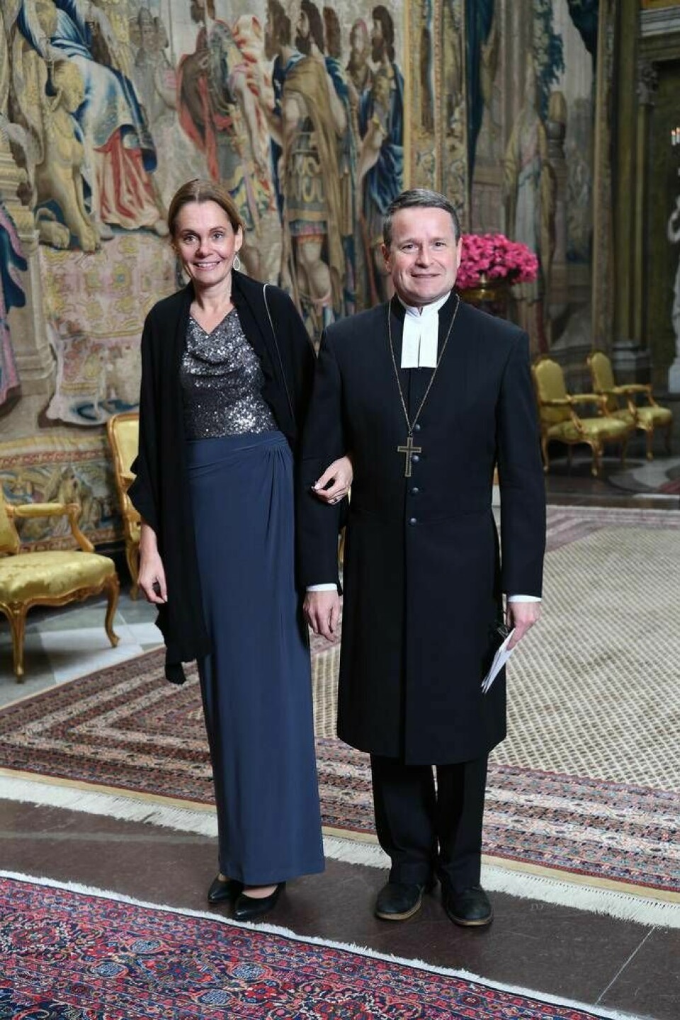 Biskop Sören Dalevi med fru Veronica anländer till en representationsmiddag på Stockholms slott. Foto: Fredrik Sandberg/TT