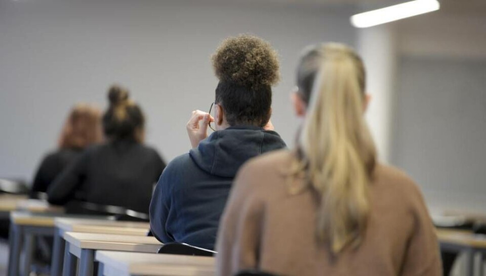 I genomsnitt 300 personer per ort vistades ihop medan de skrev högskoleprovet. I genomsnitt 300 personer per ort vistades ihop medan de skrev högskoleprovet.