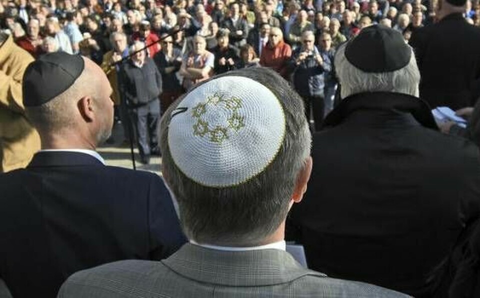”Vi uppmanar alla att lämna judiska symboler hemma, som Davidsstjärnor och kippor till exempel”, lyder en del av Göteborgs judiska församlings mejl. Foto: Henning Kaiser/AP/TT