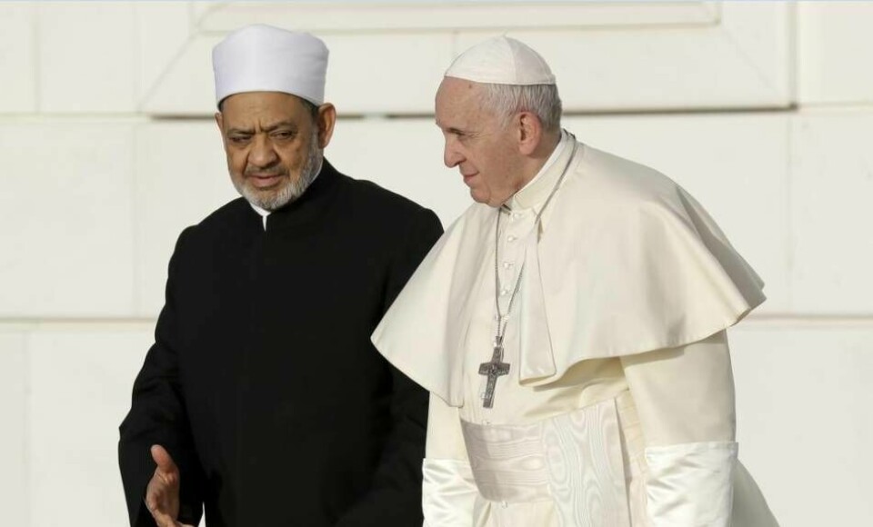 Storimamen Ahmed el-Tayeb och påve Franciskus gick ut i ett gemensamt böneupprop. (Bild från 2019.) Foto: Andrew Medichini/AP/TT