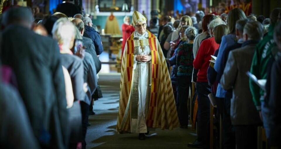 Svenska kyrkans förra ärkebiskop försvarar dragqueens-sagostunder för barn. Foto: Fredrik Persson/TT