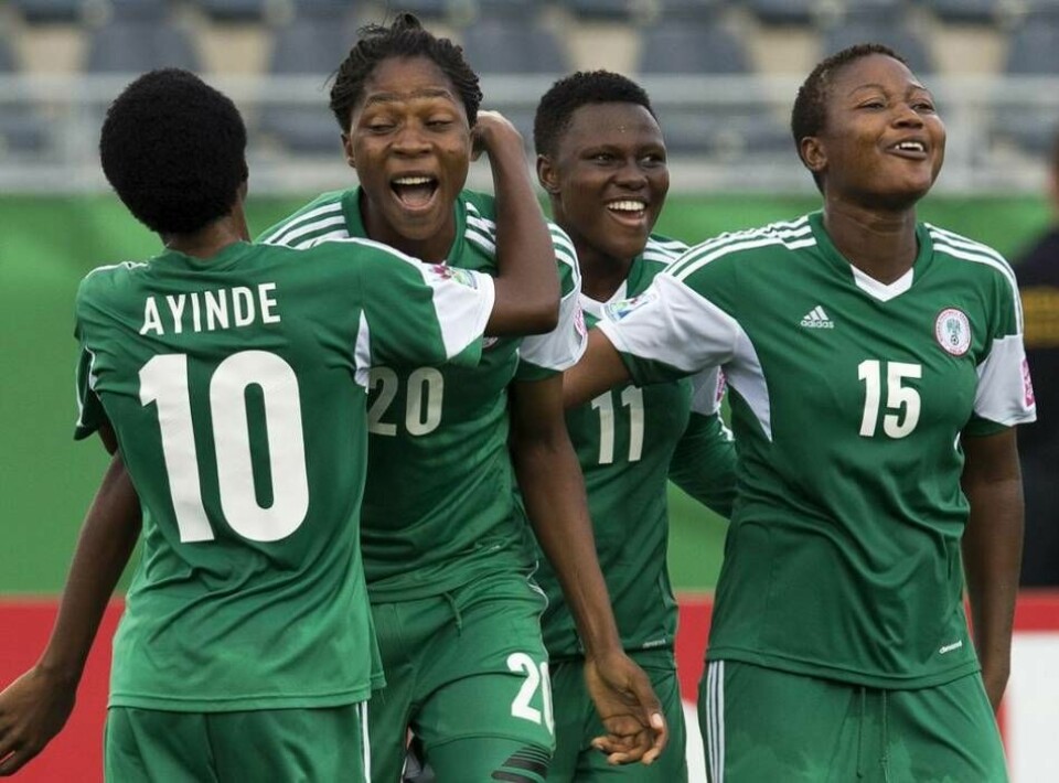 Även damerna i Nigerias U20-landslag har berättat om vanan att samlas för att be och tacka Gud efter matcherna. Foto: Andrew Vaughan AP / TT
