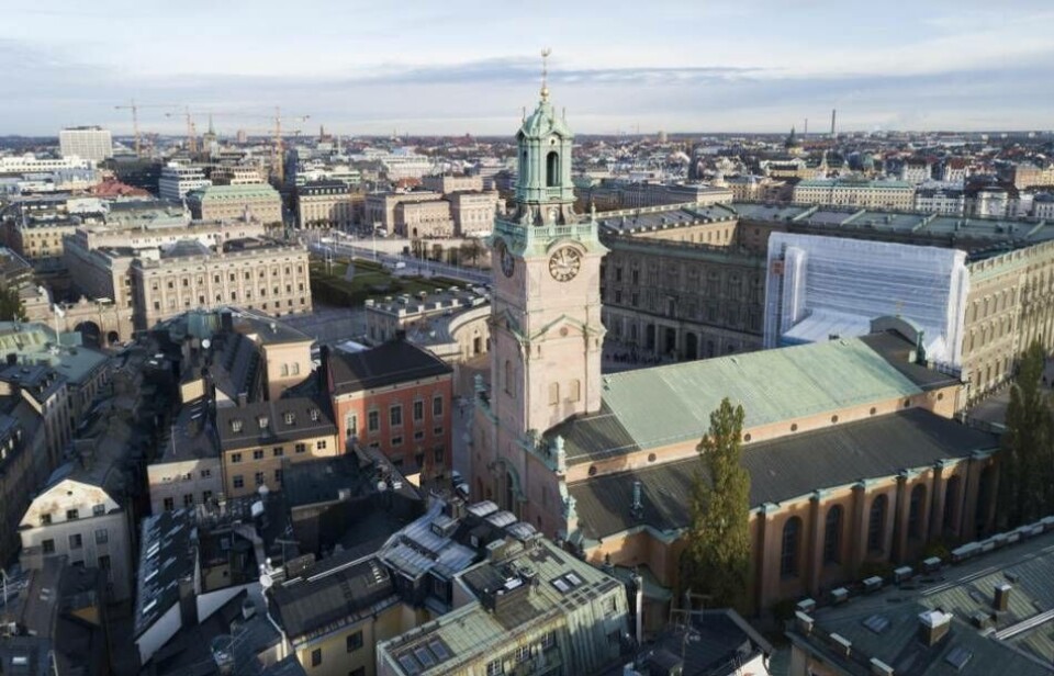 Sabina Koij drar i sin avhandling Resiliensteologi (2021) upp linjerna för en resilient teologi, hållbar inför framtiden och dess utmaningar. I hennes fall utgör Stockholms Storkyrka bas för denna framtidsmodell. Dit kommer människor – men är det en församling som församlas eller är det mest en samling människor? Sabina Koij drar i sin avhandling Resiliensteologi (2021) upp linjerna för en resilient teologi, hållbar inför framtiden och dess utmaningar. I hennes fall utgör Stockholms Storkyrka bas för denna framtidsmodell. Dit kommer människor – men är det en församling som församlas eller är det mest en samling människor?