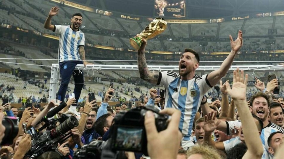 Argentinas lagkapten Lionel Messi lyfte VM-bucklan i Qatar i december 2022. Nyligen publicerades konkreta uppgifter om att mutor ska ha legat bakom att Qatar fick arrangera fotbolls-VM.
