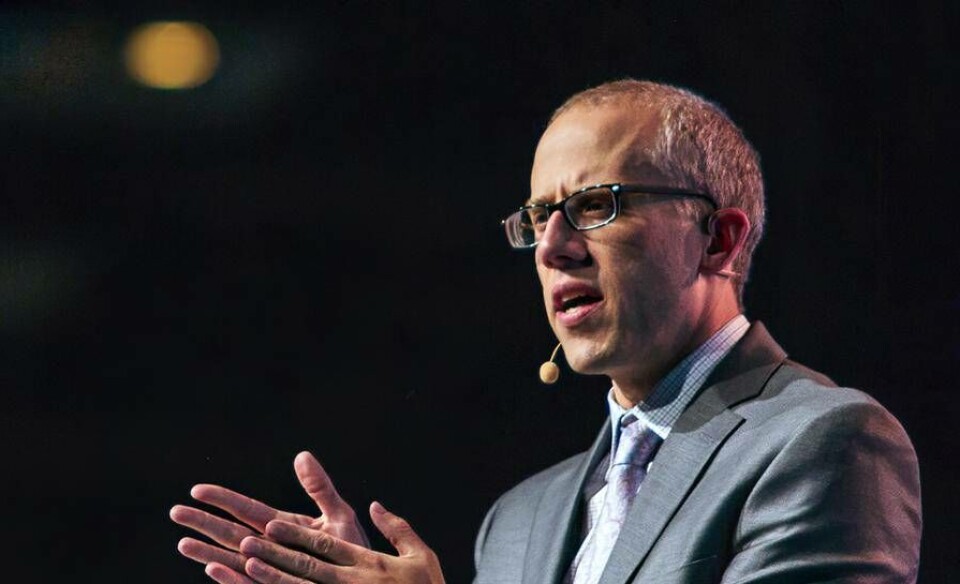 Teologen Kevin DeYoung menar att det inte är plötsliga beslut utan gradvisa processer som leder till att kyrkor vänder den bibliska äktenskapssynen ryggen. Steg ett är tystnad om vad Bibeln lär i frågorna, påpekar Stefan Gustavsson. Teologen Kevin DeYoung menar att det inte är plötsliga beslut utan gradvisa processer som leder till att kyrkor vänder den bibliska äktenskapssynen ryggen. Steg ett är tystnad om vad Bibeln lär i frågorna, påpekar Stefan Gustavsson.