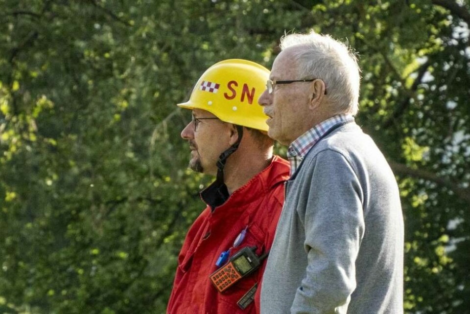Samuel Nyström, räddningschef i Jönköping och Lennart Bergström ordförande i Ansgariikyrkan. Foto: Mikael Good