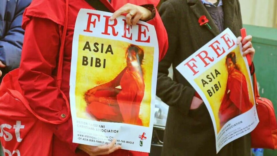 Medan stora massor i Pakistan gick ut i protest för att kräva Asia Bibis död, demonstrerade människor runt om världen för hennes frihet. Foto: Brook Lapping/64th Street Media