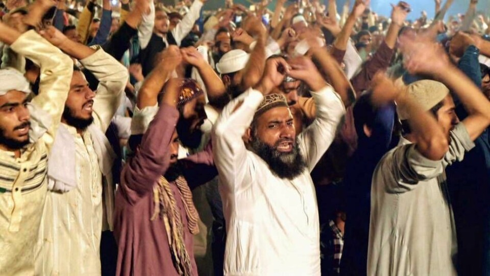 I Pakistan är det livsfarligt att tala illa om profeten Muhammed. Konservativ islam dominerar landet och brott mot religion kan enligt lag straffas med halshuggning. Även rykten har lett till lynchningar och mord. Foto: Brook Lapping/64th Street Media