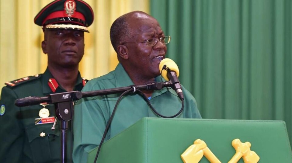 Tanzanias president John Magufuli förklarade i somras att landet befriat sig från covid-19 genom bön, och varnar för vaccinet. Nu säger landets största kyrkor att en ny smittspridning är att vänta, och att människor måste skydda sig även på andra sätt än med bön. Tanzanias president John Magufuli förklarade i somras att landet befriat sig från covid-19 genom bön, och varnar för vaccinet. Nu säger landets största kyrkor att en ny smittspridning är att vänta, och att människor måste skydda sig även på andra sätt än med bön.