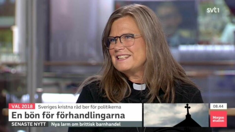 SKR:s generalsekreterare Karin Wiborn i SVT:s morgonstudio på tisdagmorgonen där hon fick läsa upp den bön SKR formulerat. Foto: SVT Play