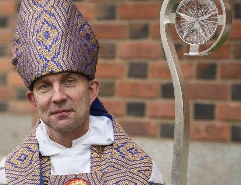 Fredrik Modéus, som kandiderade till ärkebiskopsposten, får kritik i sociala medier.