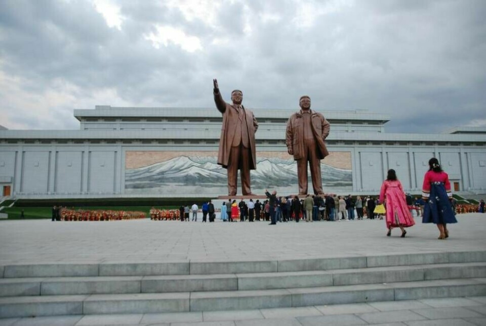 Att buga inför ledarna är obligatoriskt i Nordkorea. Foto: Open doors