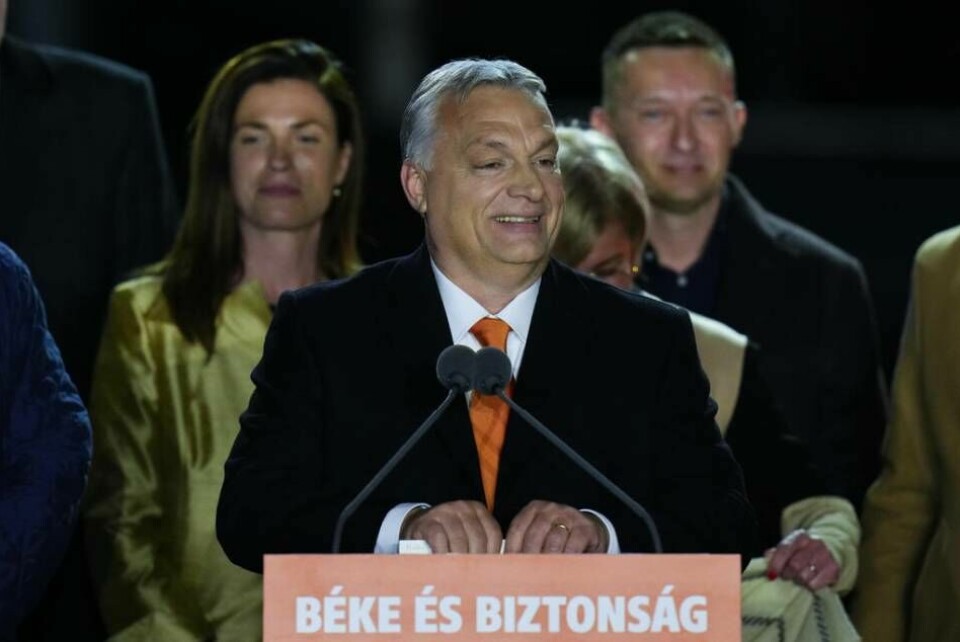 Ungerns premiärminister Viktor Orbán håller sitt segertal i Budapest. Foto: Petr David Josek/AP/TT