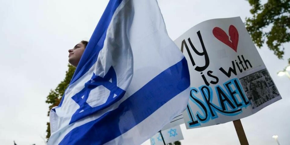 Under onsdagskvällen arrangerar Vänskapsförbundet Sverige-Israel en manifestation på Norrmalmstorg i Stockholm dit partiledarna är inbjudna. Bilden är från en Israel-manifestation i USA i måndags. Foto: Lindsey Wasson/AP/TT