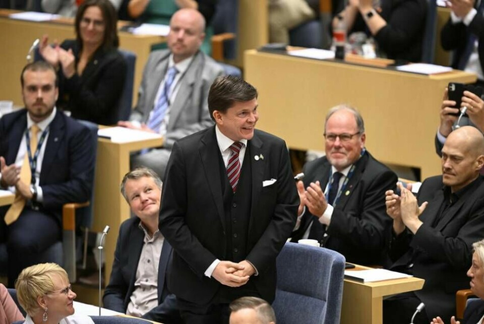 Omvalde talmannen Andreas Norlén applåderades av riksdagens ledamöter. Foto: Anders Wiklund/TT