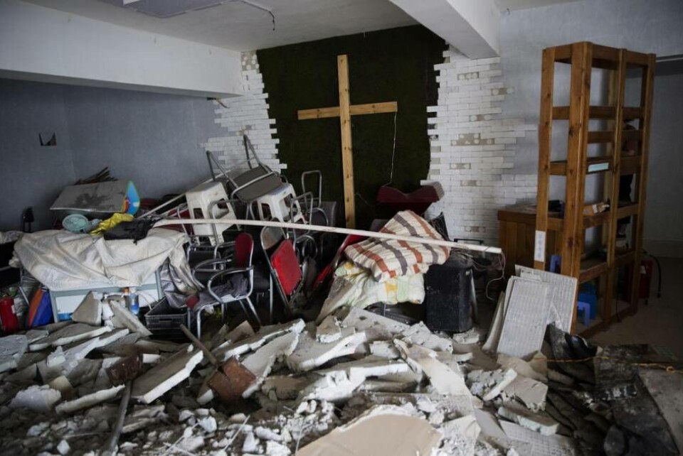 Till följd av det ökade trycket mot kristna i Kina har en stor grupp kristna ledare nu undertecknat en deklaration om sin trohet till Kristus över allt annat. Bilden är från juni i år då en kyrka förstördes i staden Zhengzhou. Till följd av det ökade trycket mot kristna i Kina har en stor grupp kristna ledare nu undertecknat en deklaration om sin trohet till Kristus över allt annat. Bilden är från juni i år då en kyrka förstördes i staden Zhengzhou.