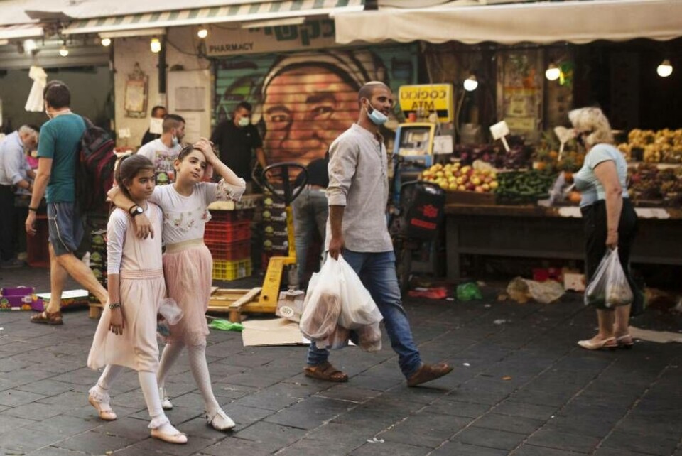Israeler uppskattar generellt den som är rak och ärlig, menar språkskolegrundaren Tamar Pross. (Bild från Machane Yehuda-marknaden i Jerusalem.) Israeler uppskattar generellt den som är rak och ärlig, menar språkskolegrundaren Tamar Pross. (Bild från Machane Yehuda-marknaden i Jerusalem.)