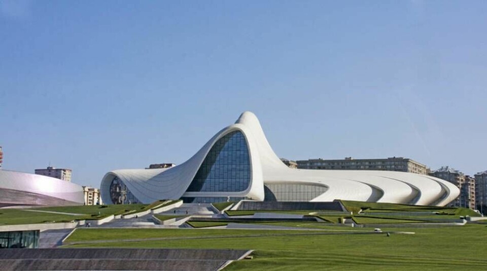 Kulturcentret Heydar Aliyev huserar såväl konserthall som museum. Foto: Åke Lager