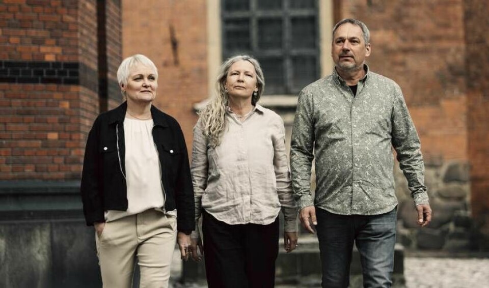 Heléne Kallryd, Elsa Järpehag och Bo Järpehag var alla med vid starten av Miracle Music för 35 år sedan. Och fortfarande älskar de att få lovsjunga tillsammans. Foto: Rickard Liljero Eriksson