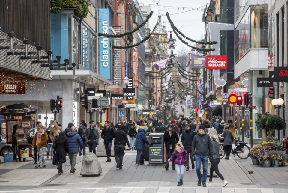 Över 260 00 personer har bekräftats smittade av covid-19 i Sverige. Bilden är från Drottninggatan i Stockholm. Över 260 00 personer har bekräftats smittade av covid-19 i Sverige. Bilden är från Drottninggatan i Stockholm.