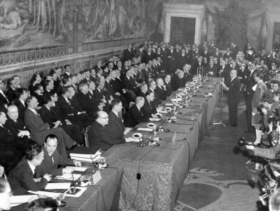 EU:s fäder, Konrad Adenauer, Robert Schuman och Alcide de Gasperi, betonade alla den kristna trons betydelse för att skapa ett fredligt europeiskt samarbete. (Bild från Romfördraget 1957 då EU:s sex grundarländer beslutade att utöka samarbetet. Foto: AP/TT