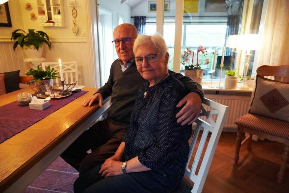 Den som kommer på besök i Lennart och Vally Nyströms kärleksfulla hem får med sig ett bibelord från asken med ”manna” som står på bordet. Foto: Jenny Antonsson
