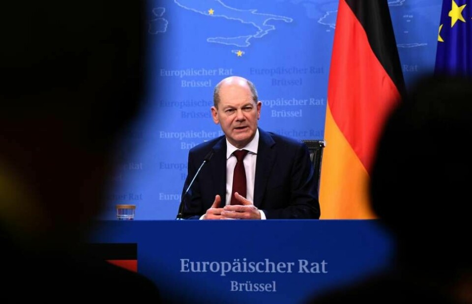 ”Om Europeiska unionen vill behålla en ledande roll i den globala politiken har man inte längre råd att behålla nationella veton vid beslut om EU:s utrikes och säkerhetspolitik”, säger Tysklands förbundskansler, Olof Scholz, enligt Reuters. Foto: John Thys/AP/TT
