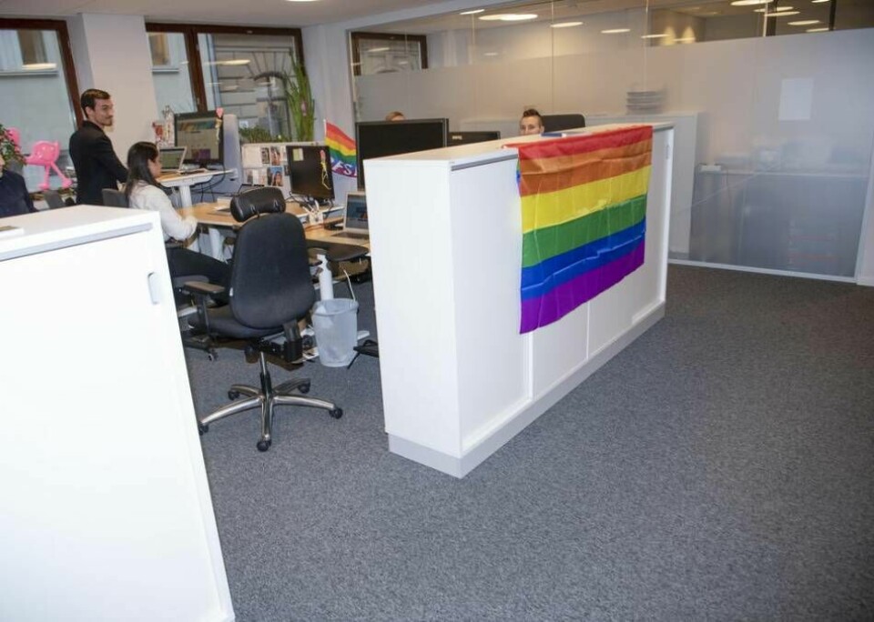 Det verkligt intressanta är att det reducerade programinnehållet gör att Prides ideologiska profil framträder ännu tydligare, skriver Per Ewert. Bilden är tagen på RFSL:s huvudkontor i Stockholm.
