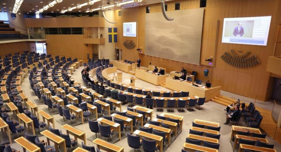 Som det förefaller i dag verkar endast två av 349 riksdagsledamöter vilja rösta nej till ett förslag om att få aborträtten inskriven som en del av svensk grundlag. Men om så bara dessa två säger nej kan det ändå räcka för att förslaget inte går igenom, menar debattskribenten. Foto: Nils Petter Nilsson/TT