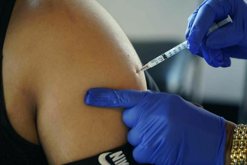 Även vissa expertutlåtanden om coronavaccinet censurerades på sociala medier som Twitter om de ansågs strida mot Vita husets linje. Foto: Rogelio V Solis/AP/TT