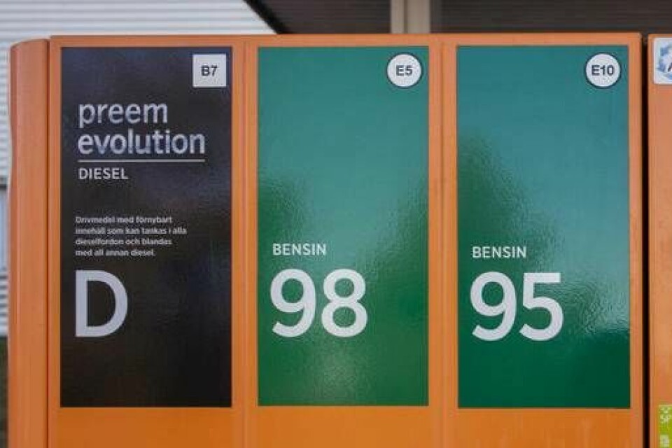 En minskad reduktionsplikt skulle slå undan benen för bolagets miljardsatsning på förnybart bränsle, menar Preem. Foto: Mikael Good