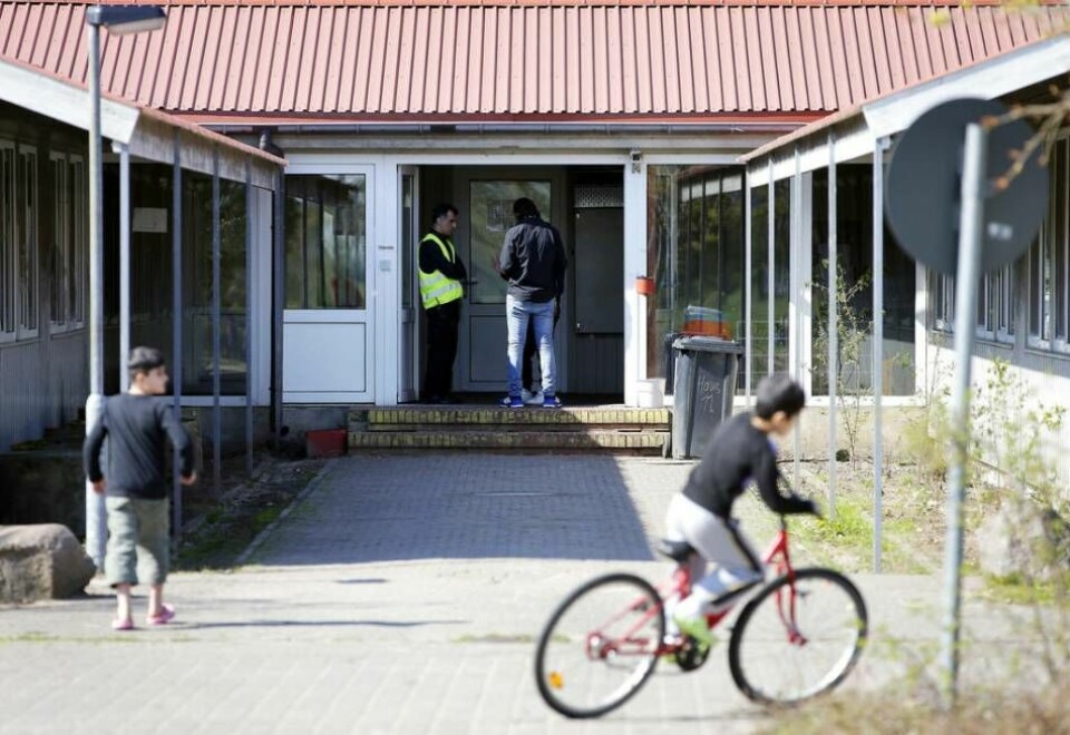 En ny rapport visar att många kristna flyktingar utsätts för attacker i Tyskland. Här syns en flyktingförläggning i norra Tyskland. Foto: Michael Sohn / AP / TT
