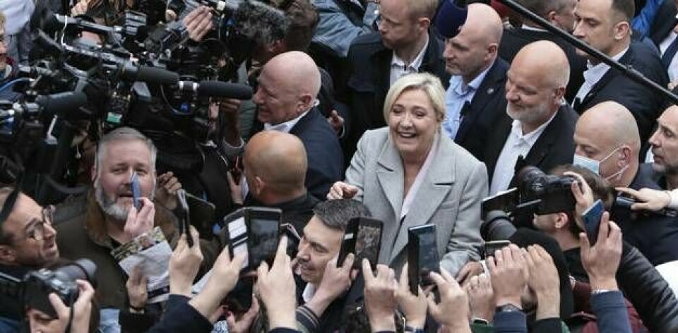 En omformulering av inte bara partinamnet utan även flera partipolitiska frågor gör att nationalisthögerns Marine Le Pen mycket väl kan klättra tio procentenheter i helgens kommande val.