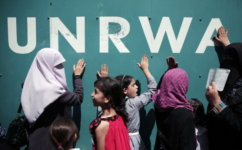 FN och UNRWA förlänger konflikten mellan Israel och palestinierna, menar skribenten, och frågar sig vad det är dessa organisationer vill, om deras uppgifter kan ta slut och vad man då i så fall har uppnått. FN och UNRWA förlänger konflikten mellan Israel och palestinierna, menar skribenten, och frågar sig vad det är dessa organisationer vill, om deras uppgifter kan ta slut och vad man då i så fall har uppnått.