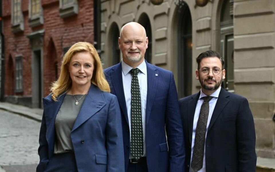 Tre personer tävlar om posten som Centerpartiets nya ledare – Elisabeth Thand Ringqvist, Daniel Bäckström och Muharrem Demirok. Foto: Jonas Ekströmer/TT