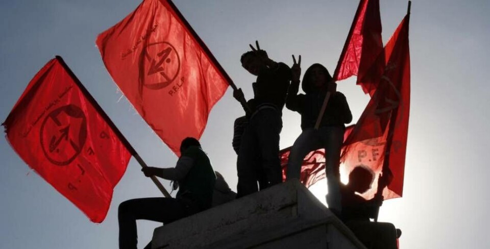 Inte nog med att PFLP är en avskyvärd terrororganisation, den är dessutom den näst största fraktionen (av 11) i paraplyorganisationen PLO, efter Fatahpartiet. Fatahpartiet (svenska socialdemokraternas systerparti) är det parti som i dag styr Judéen och Samarien. Inte nog med att PFLP är en avskyvärd terrororganisation, den är dessutom den näst största fraktionen (av 11) i paraplyorganisationen PLO, efter Fatahpartiet. Fatahpartiet (svenska socialdemokraternas systerparti) är det parti som i dag styr Judéen och Samarien.