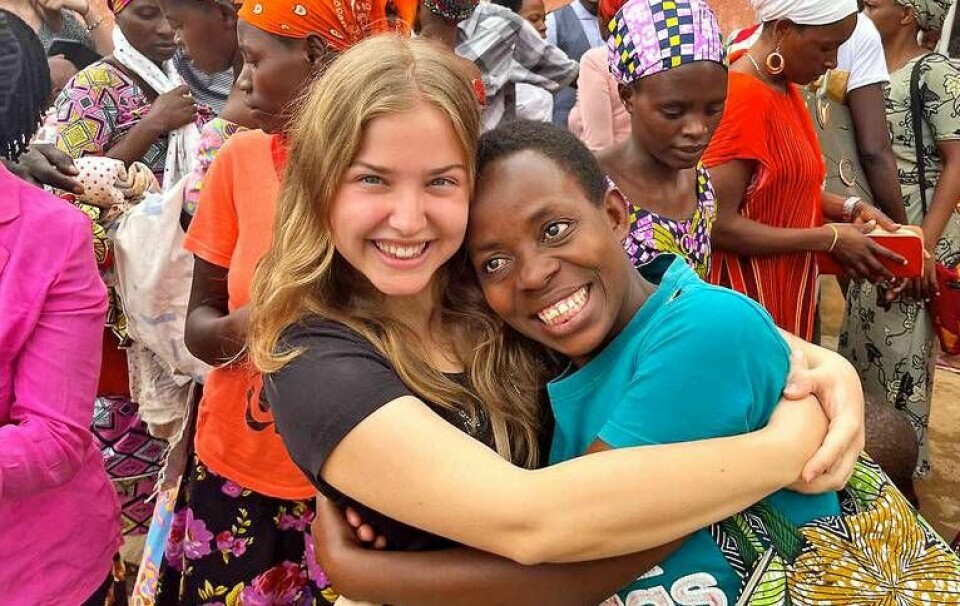 Estere tillsammans med den nyfrälsta rwandiska kvinnan.