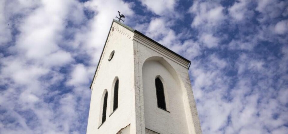 Kyrkor har alltid varit en samlingsplats i ofärdstider, men i dag är de stängda, med hot om rejäla böter om kyrkportarna öppnas. Kyrkor har alltid varit en samlingsplats i ofärdstider, men i dag är de stängda, med hot om rejäla böter om kyrkportarna öppnas.