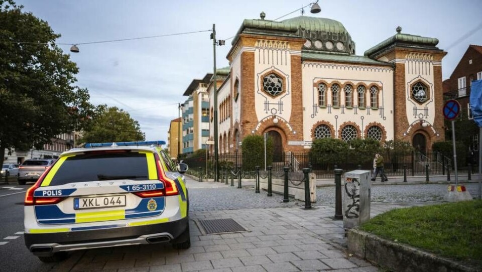 Polisen har stärkt sin bevakning vid judiska byggnader. Här ses synagogan vid Betaniaplan i centrala Malmö dagen efter Hamas attack mot Israel. Polisen har stärkt sin bevakning vid judiska byggnader. Här ses synagogan vid Betaniaplan i centrala Malmö dagen efter Hamas attack mot Israel.
