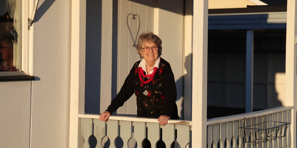 77-åriga Ivon Darmark bor i en villa i Mullsjö som hon köpte på 90-talet. I Mullsjö har hon tidigare varit engagerad i och KF-ledamot för Kristdemokraterna, men sedan 2014 är hon med i Kristna värdepartiet i stället.