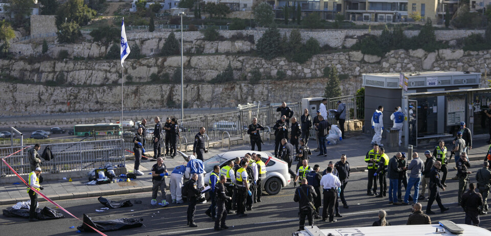 Israelisk polis och räddningspersonal larmades till platsen i Jerusalems utkant där människor blev skjutna på torsdagsmorgonen.