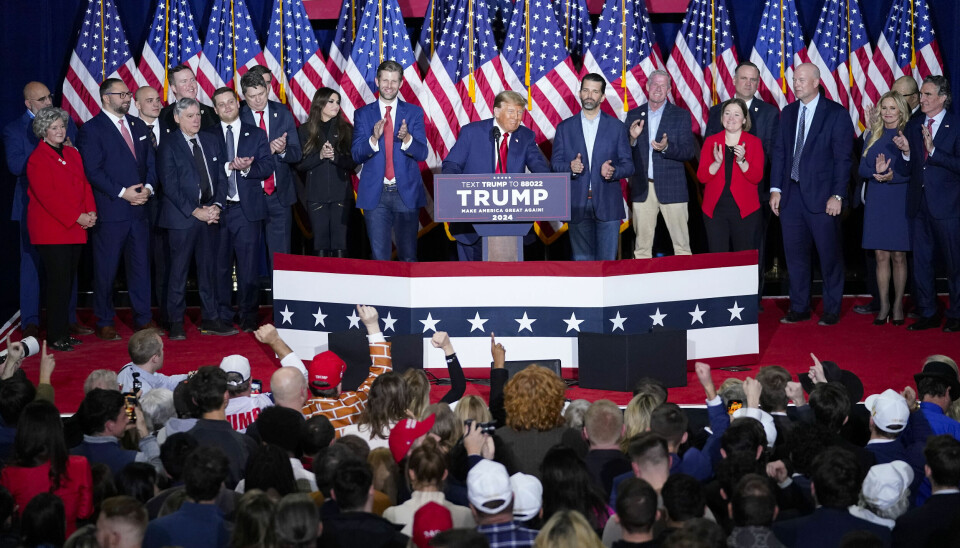 Donald Trump segertalar inför anhängare i Iowa.