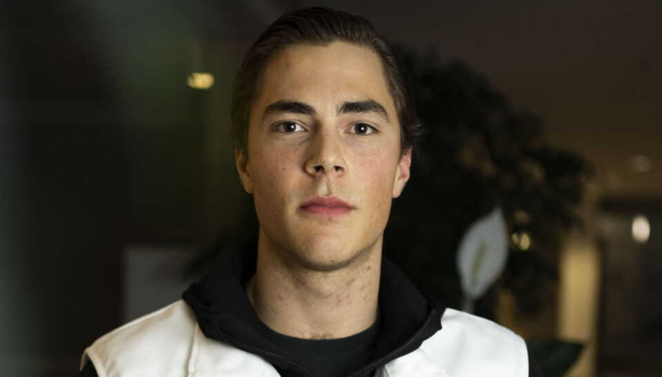 Aaron förtröstar på Gud och ger honom äran för sin karriär inom alpin skidåkning.
