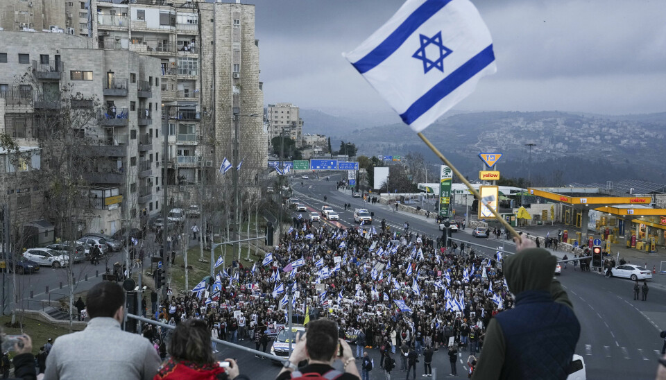 Tusentals människor i Israel deltar i en marsch för att gisslan ska friges.