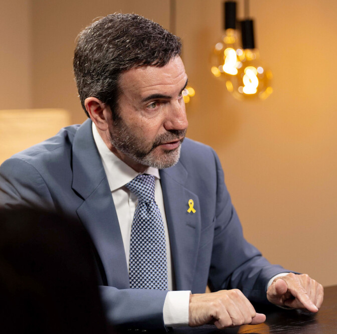 Hamas har infiltrerat vården och utbildningssystemet i Gaza, säger Israels Sverigeambassadör.